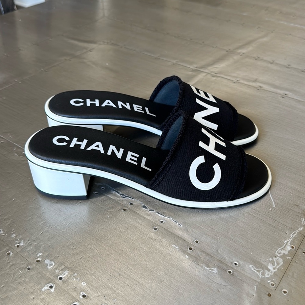 Chanel 24c black white logo slide sandal mules with box sz 39 - Picture 2 of 9
